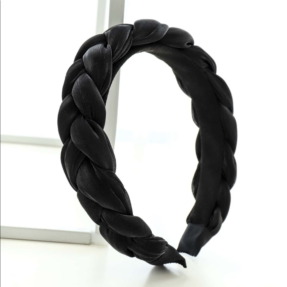 *Black Braided Solid Headband